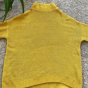 Women’s Small Old Navy Yellow Turtle Neck Sweater